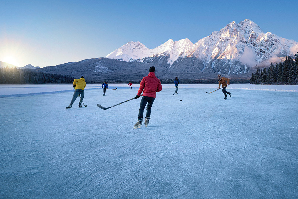 playing ice hockey in the mountains