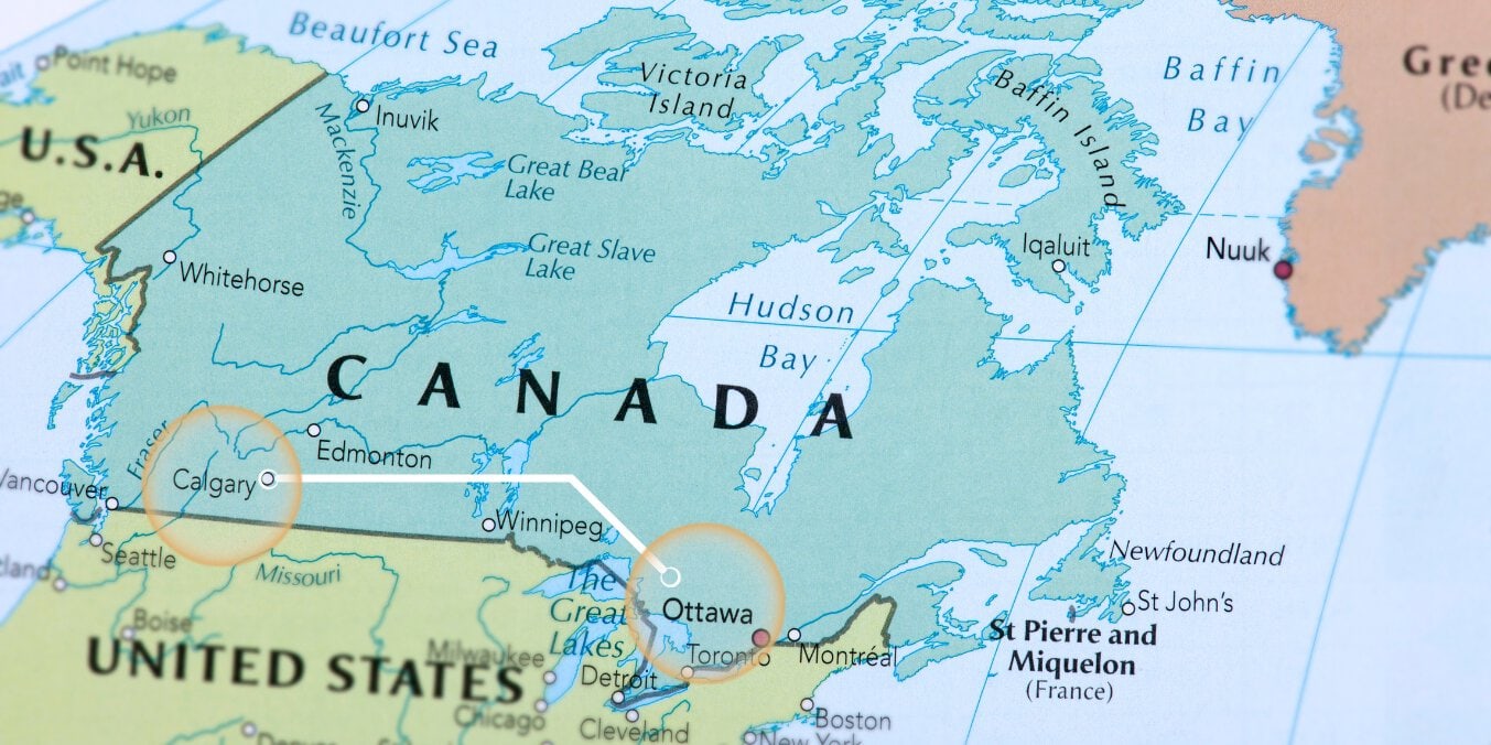 Map highlighting Ottawa and Calgary in Canada, comparing climate and geography